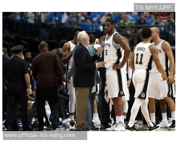 雷丁与加的夫城激战正酣比分悬念不断引发球迷热议